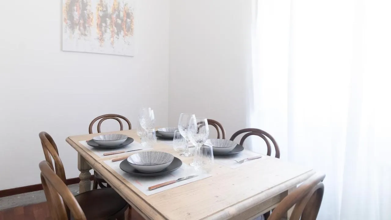 Italianway - Barberini Elegantia Apartments Roma