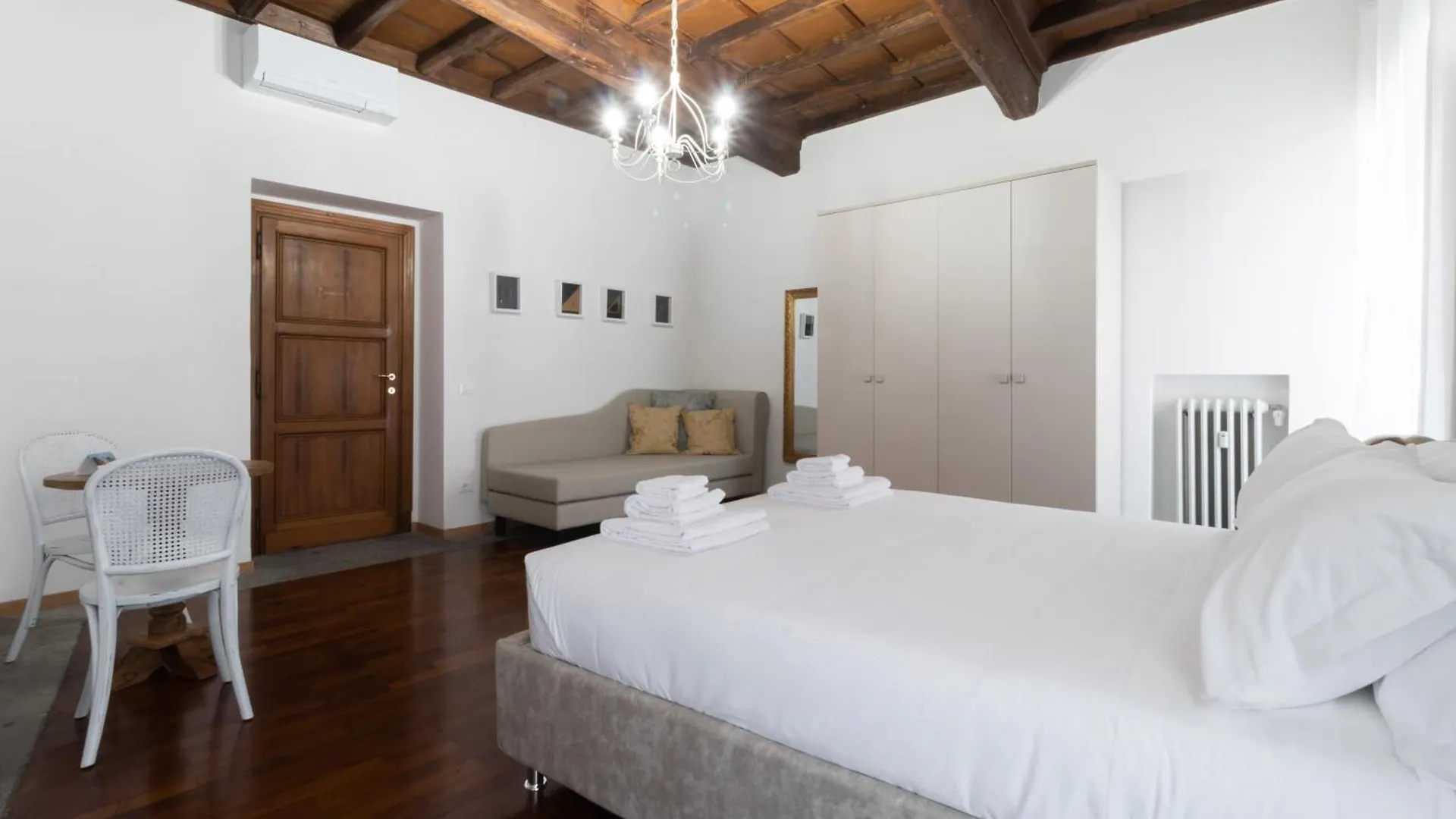 Italianway - Barberini Elegantia Apartments Roma