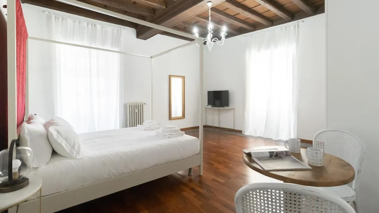 Italianway - Barberini Elegantia Apartments Roma